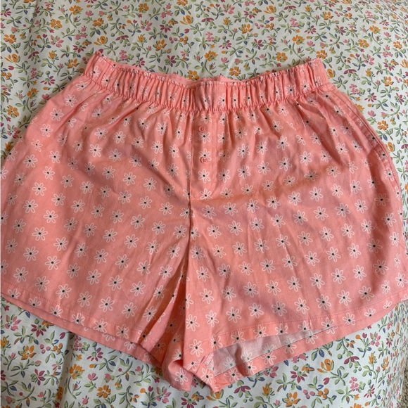 Target Pants - Daisy shorts